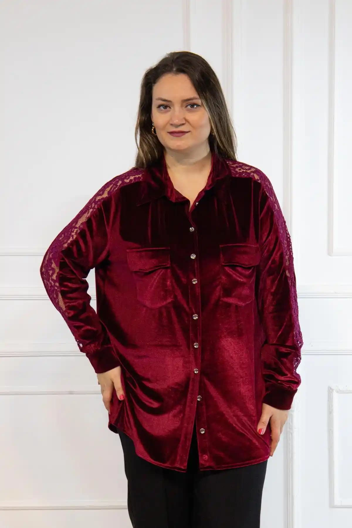 Bordo Kadife Gömlek: Moda Trendleri ve Stil İpuçlarıyla Şıklık Yaratın