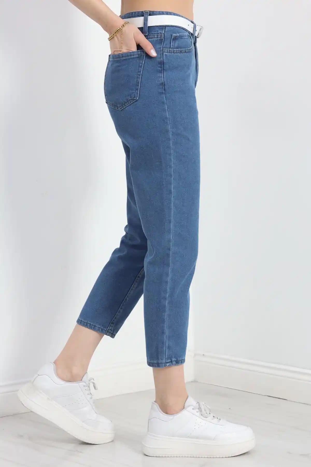 Boyfriend Kot Pantolon: Rahat ve Şık Tarzın Modern Moda Trendleri ve Kombin İpuçları