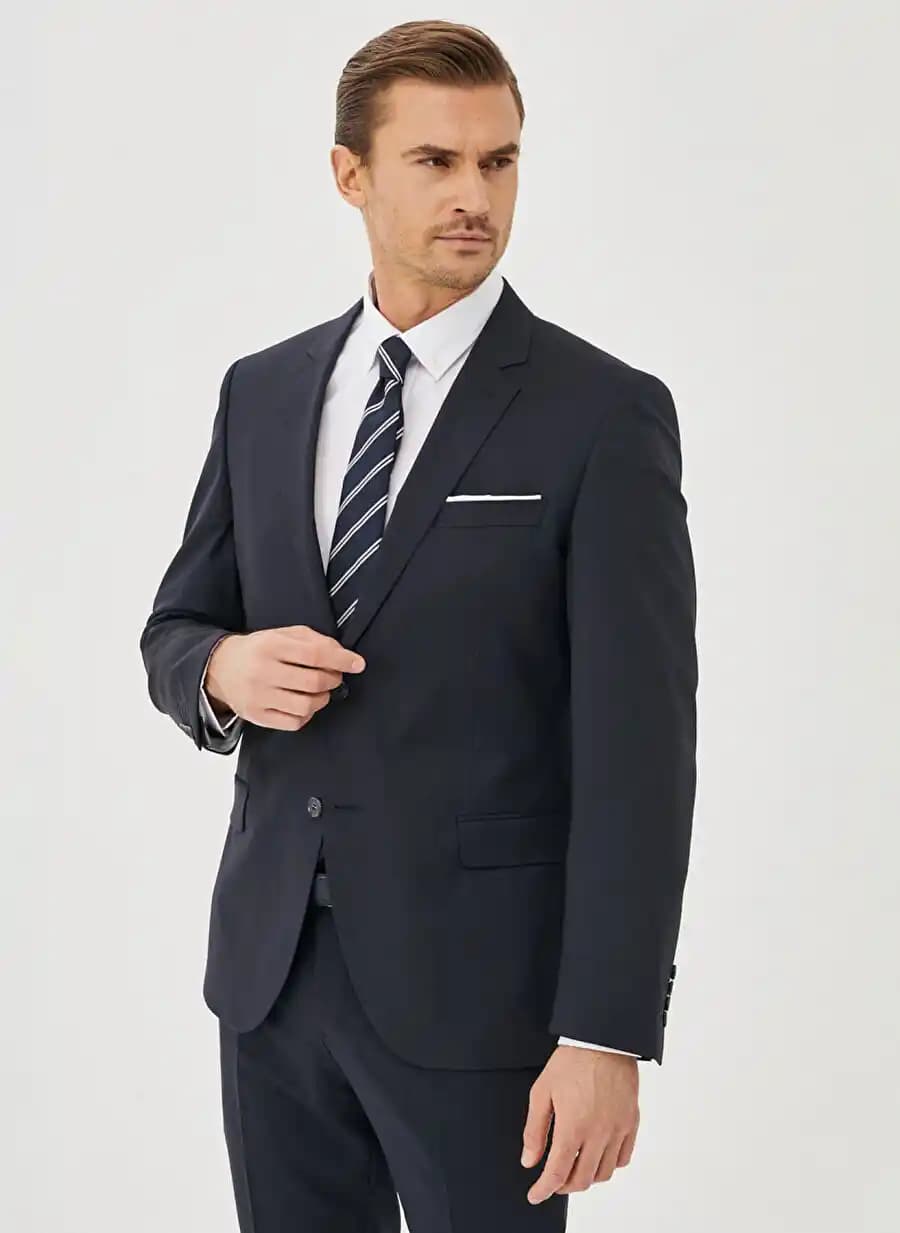 Boyner Erkek Takım Elbise Seçenekleri ve Trendler Hakkında Kapsamlı Bilgi