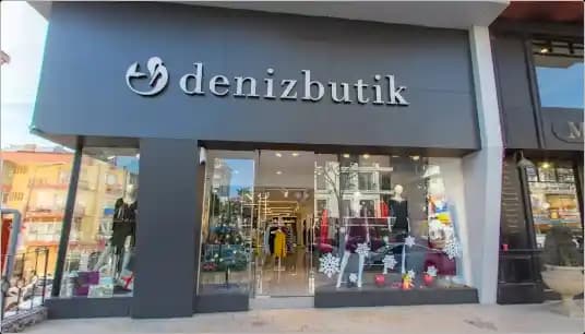 Butik Mağazaların Moda Dünyasındaki Yeri ve Gelecekteki Rolü Hakkında Kapsamlı Analiz