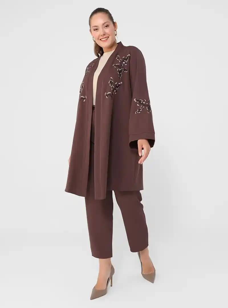 Büyük Beden Pantolon ve Ceket Takımlarında Güncel Moda Trendleri ve Stil İpuçları