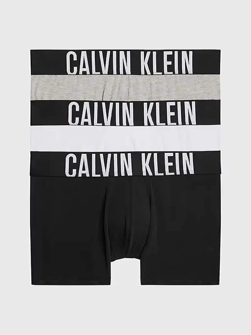 Calvin Klein 3'lü Boxer Setleri: Konfor ve Şıklığın Modern Buluşması