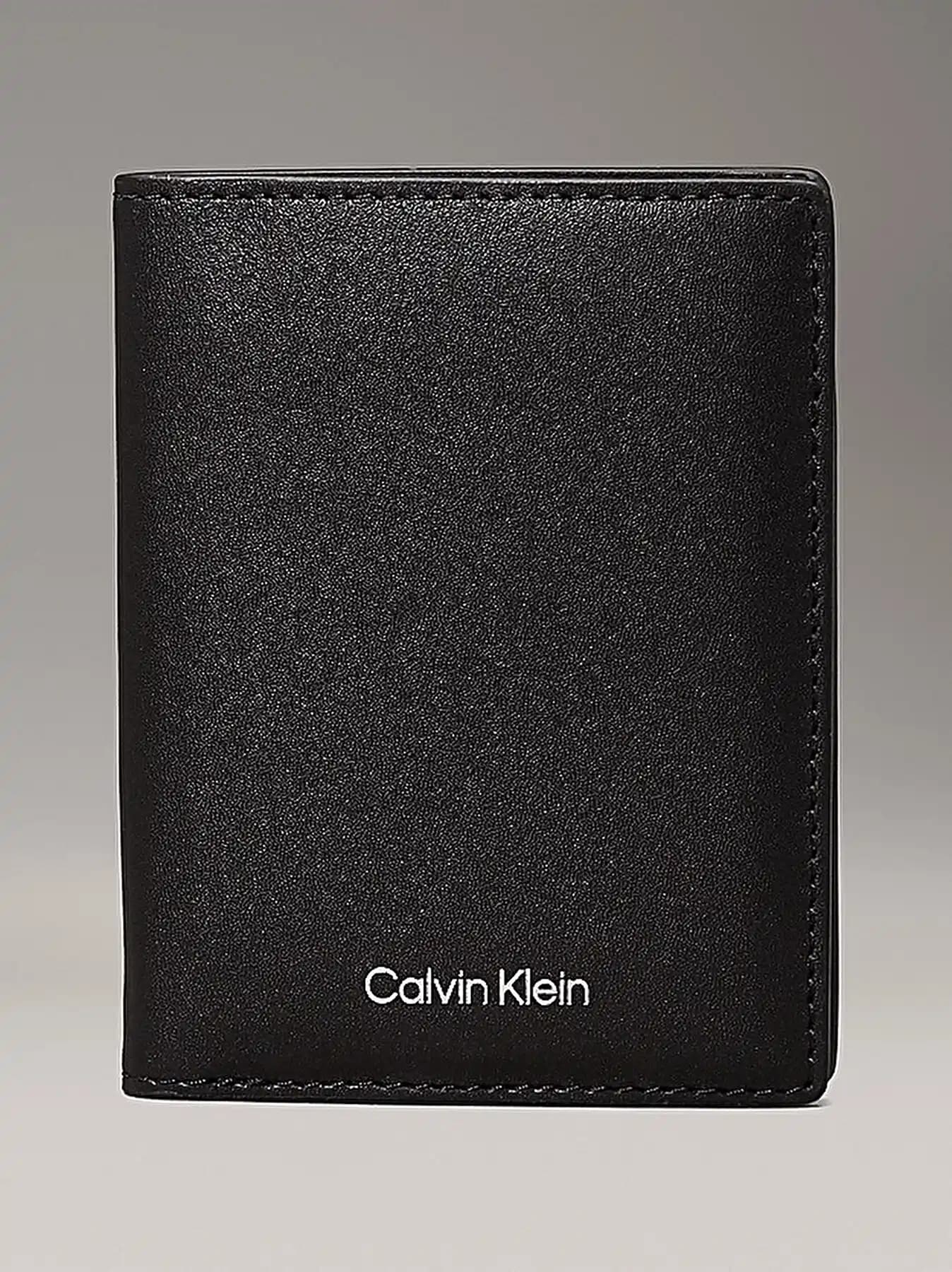 Calvin Klein Erkek Cüzdanları: Modern ve Şık Tasarımlar ile Fonksiyonellik