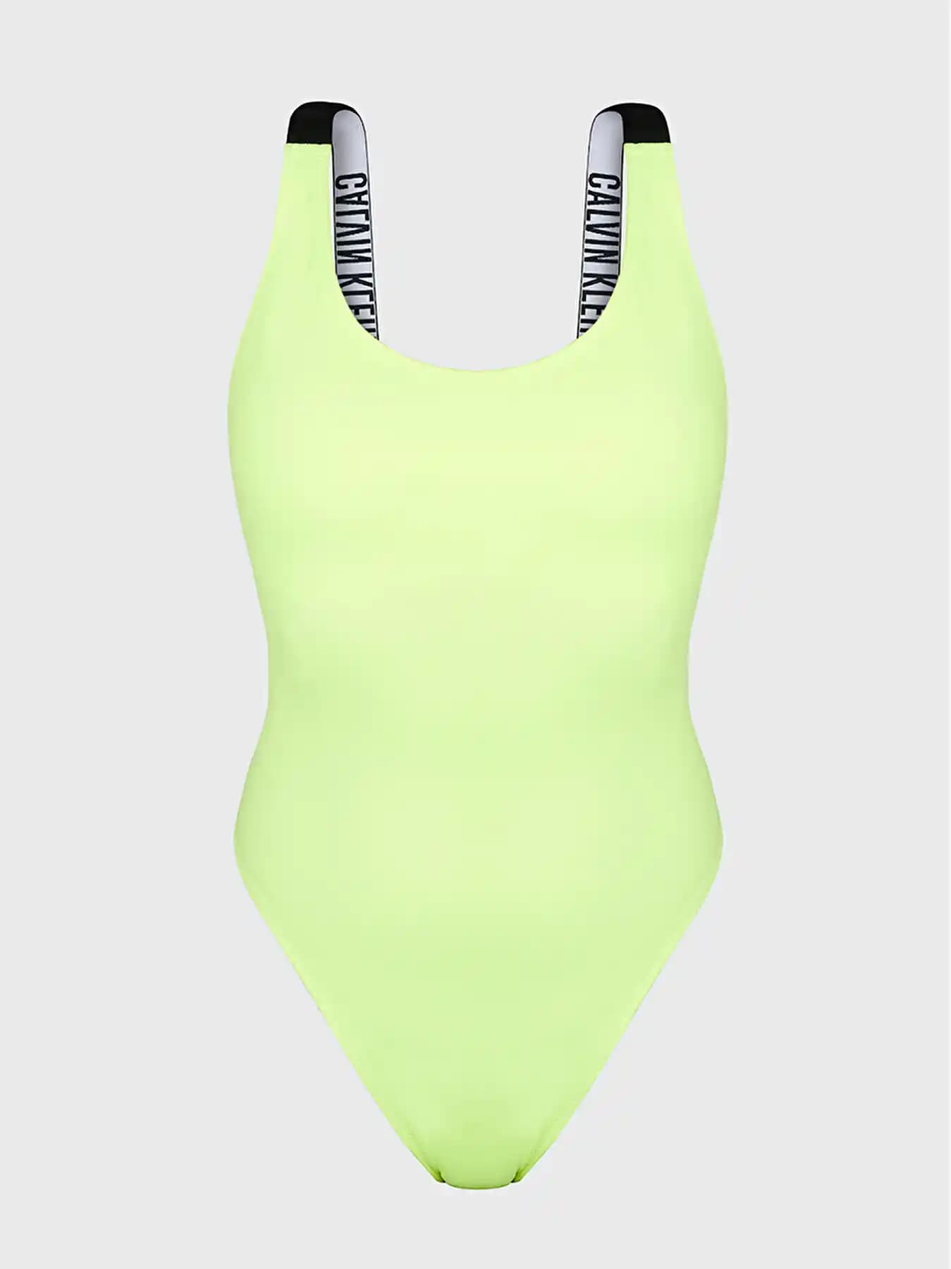 Calvin Klein Mayo Koleksiyonu: Modern Tasarımlar ve Moda Trendleri