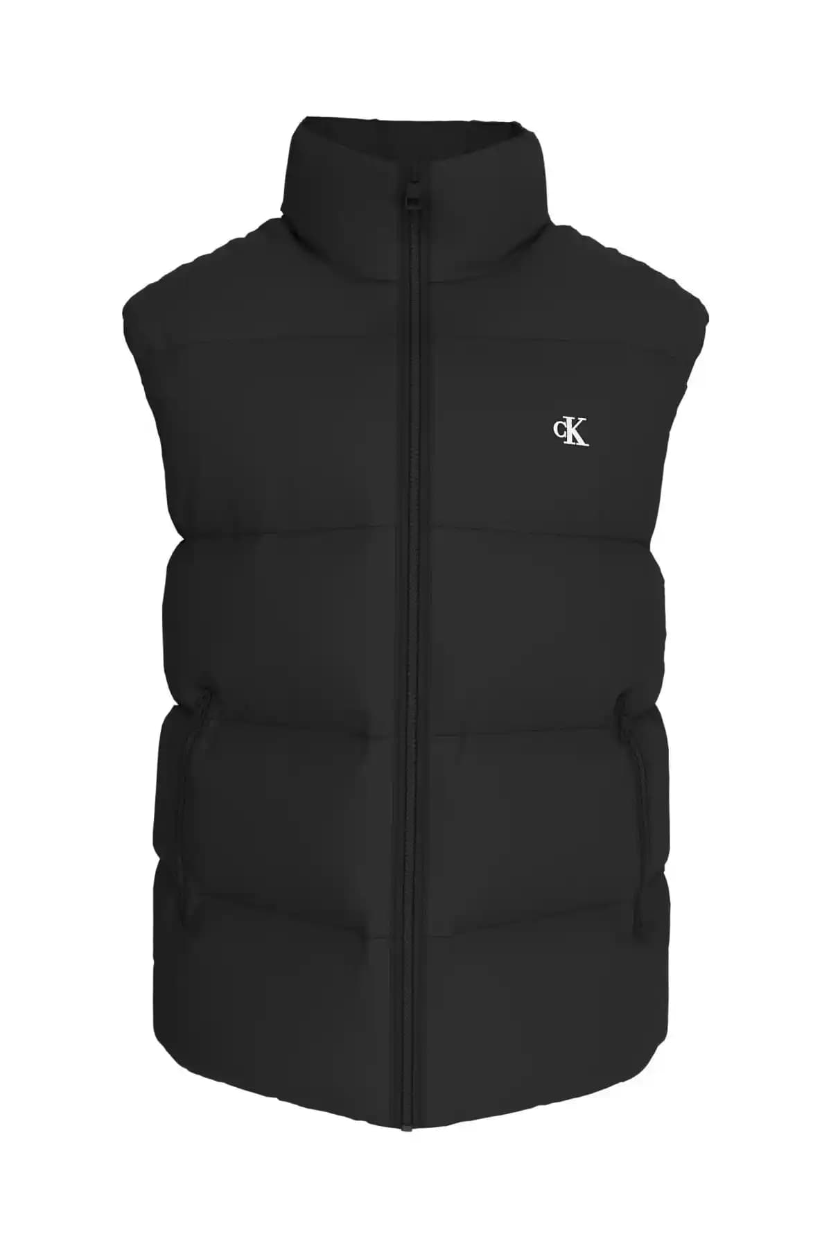 Calvin Klein Yelek Modası: Şıklık ve Fonksiyonelliğin Modern Buluşması