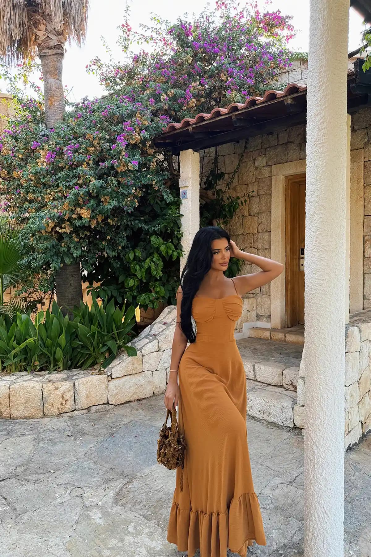 Camel Elbisesi Moda Dünyasında Zarafetin Sembolü ve Stil Önerileri