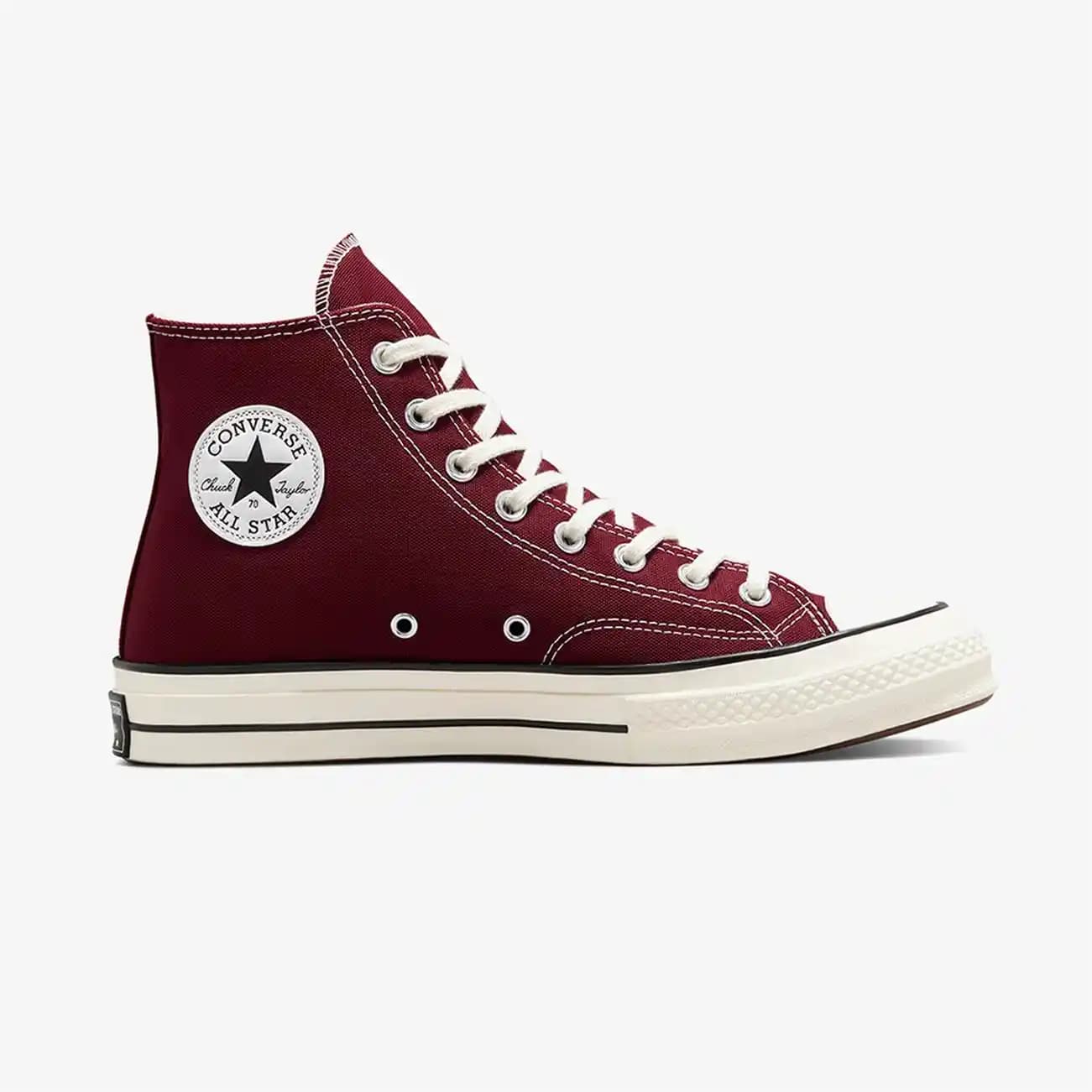 Chuck 70 Bordo Spor Ayakkabılar: Moda ve Stil İkonu Olmayı Yaratıcı Bir Şekilde Yansıtın