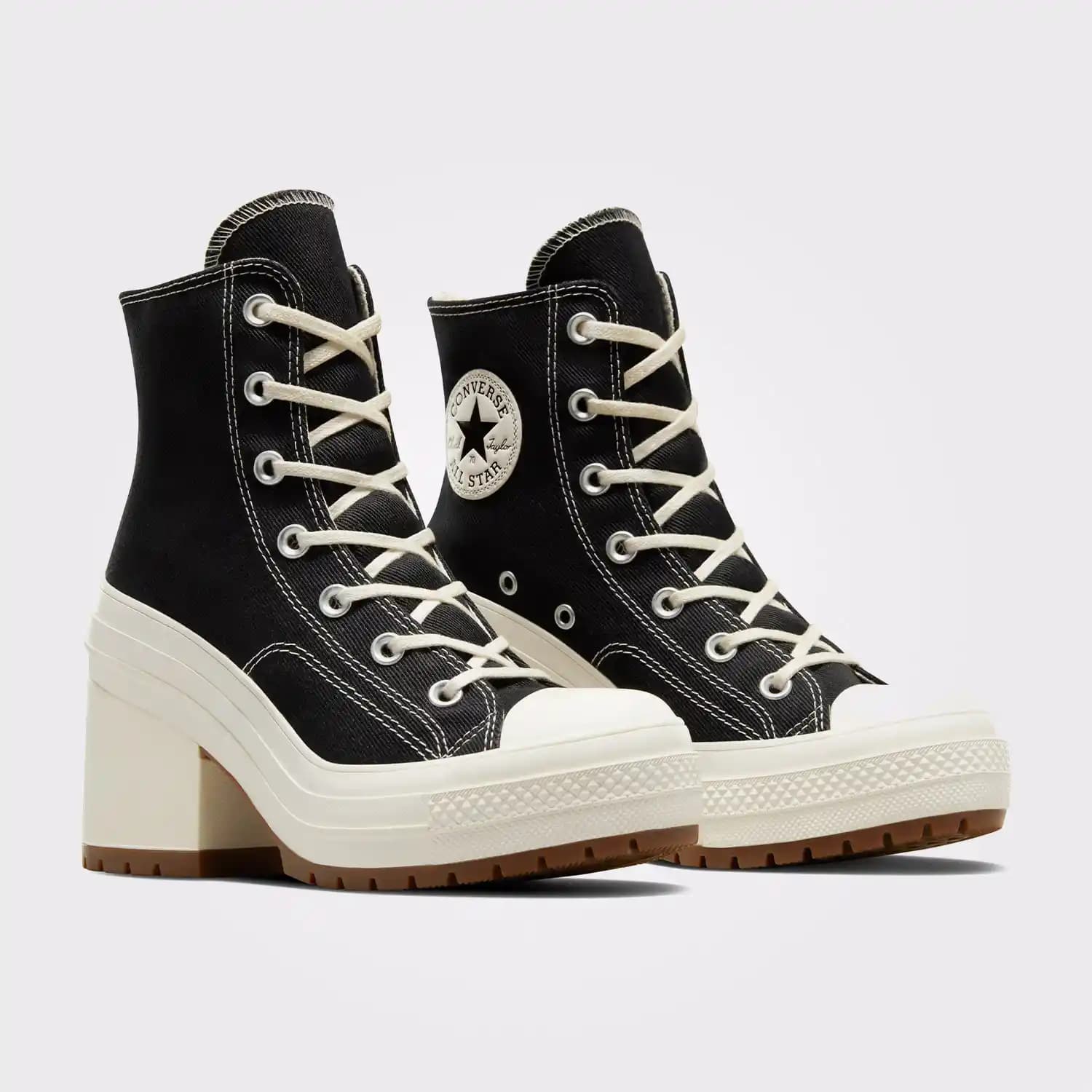 Chuck 70 De Luxe Topuklu Ayakkabılar: Şıklık ve Konforu Bir Arada Sunan Moda Seçeneği