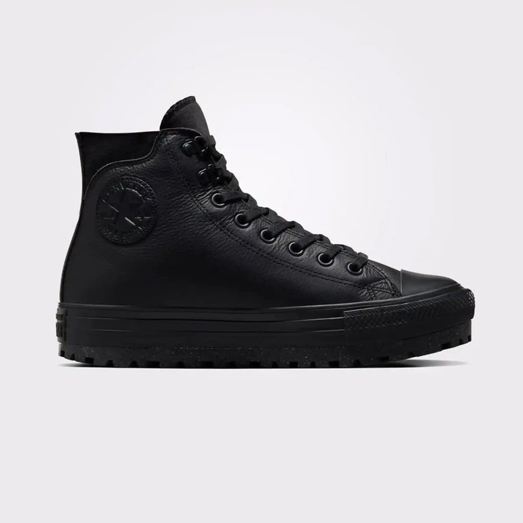 Chuck Taylor All Star Siyah Modada Zamansız Bir İkon Olmanın Sırları ve Güncel Trendler