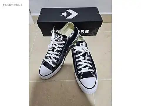 Converse 45 Numara Ayakkabılar: Büyük Numara Modasında Konfor ve Stil Birliği