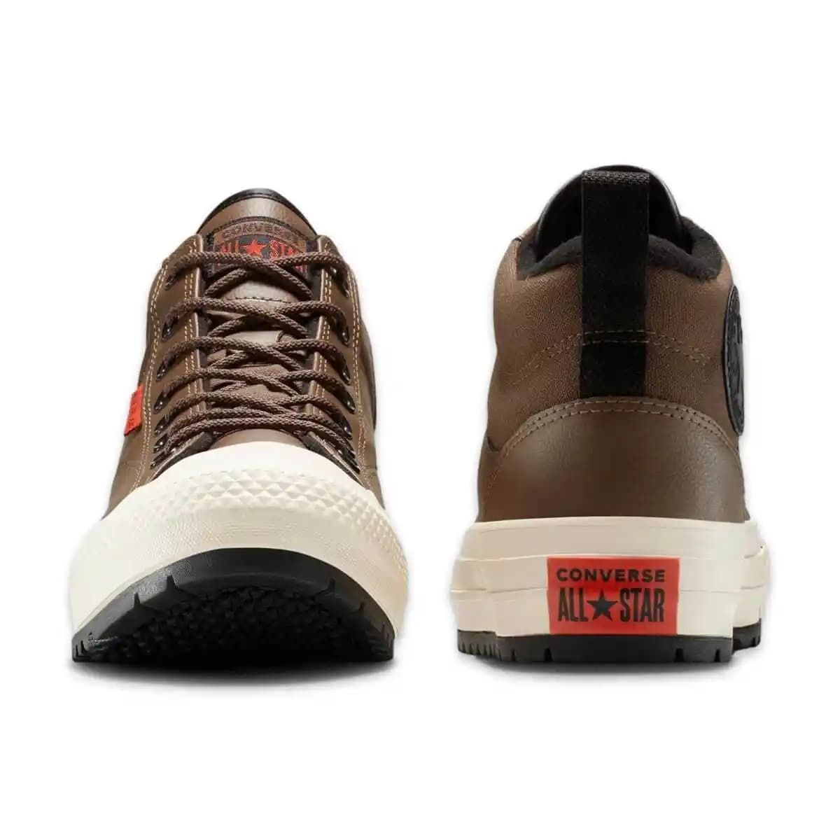 Converse Beyaz Botlar: Moda Dünyasında Zamansız ve Çok Yönlü Tercih