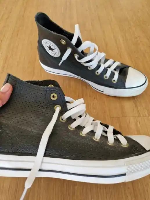 Converse Kot: Moda Dünyasında Zamansız ve Çok Yönlü Bir Stil Seçeneği