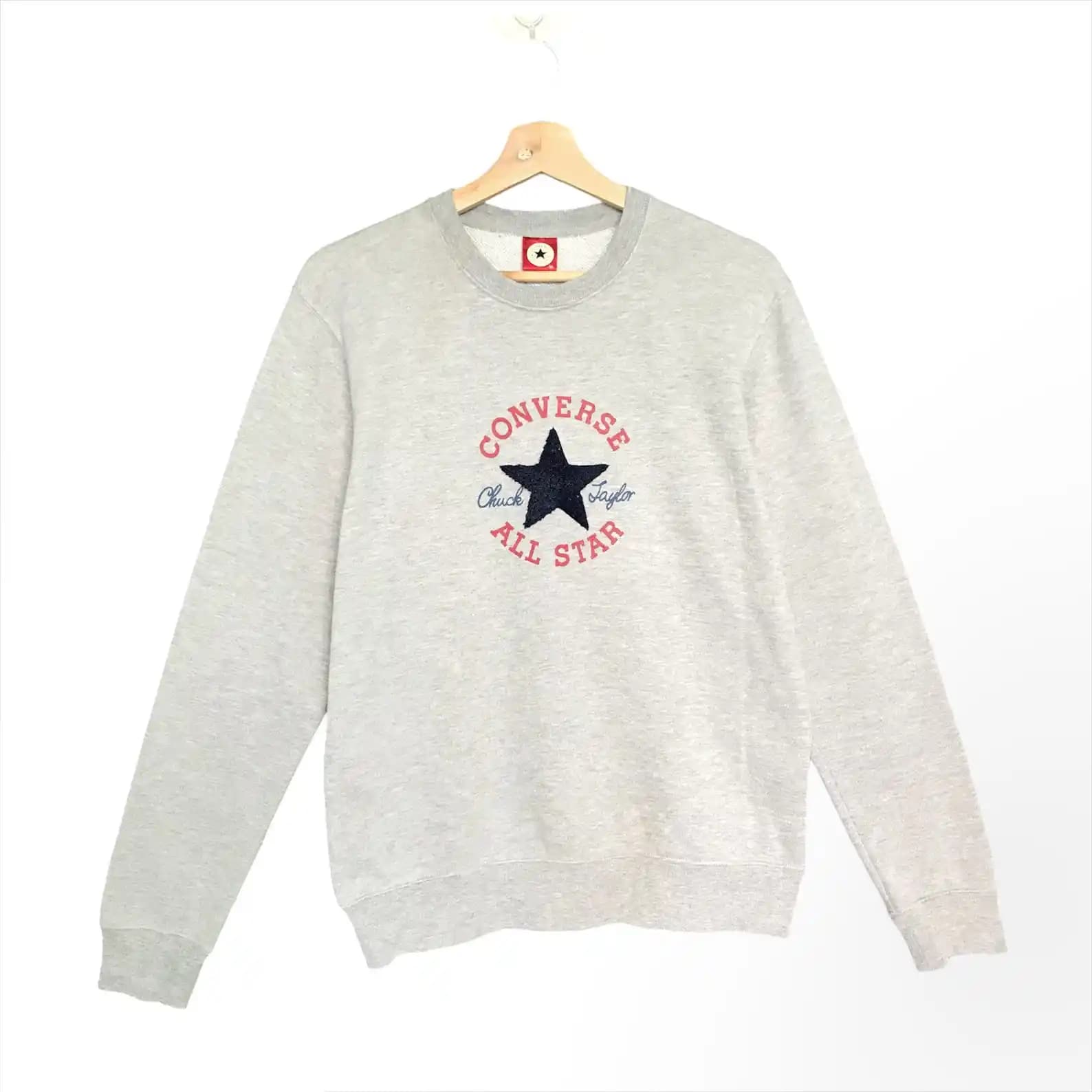 Converse Sweatshirt Modası ve Kombin Önerileri Günlük ve Sokak Stili İçin