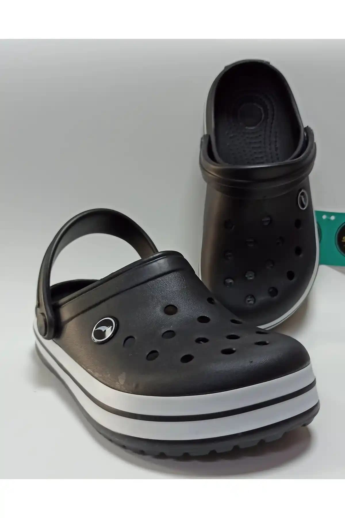 Crocs Aşçı Terliği: Moda Dünyasında Konfor ve Stil Bir Arada Sunuyor