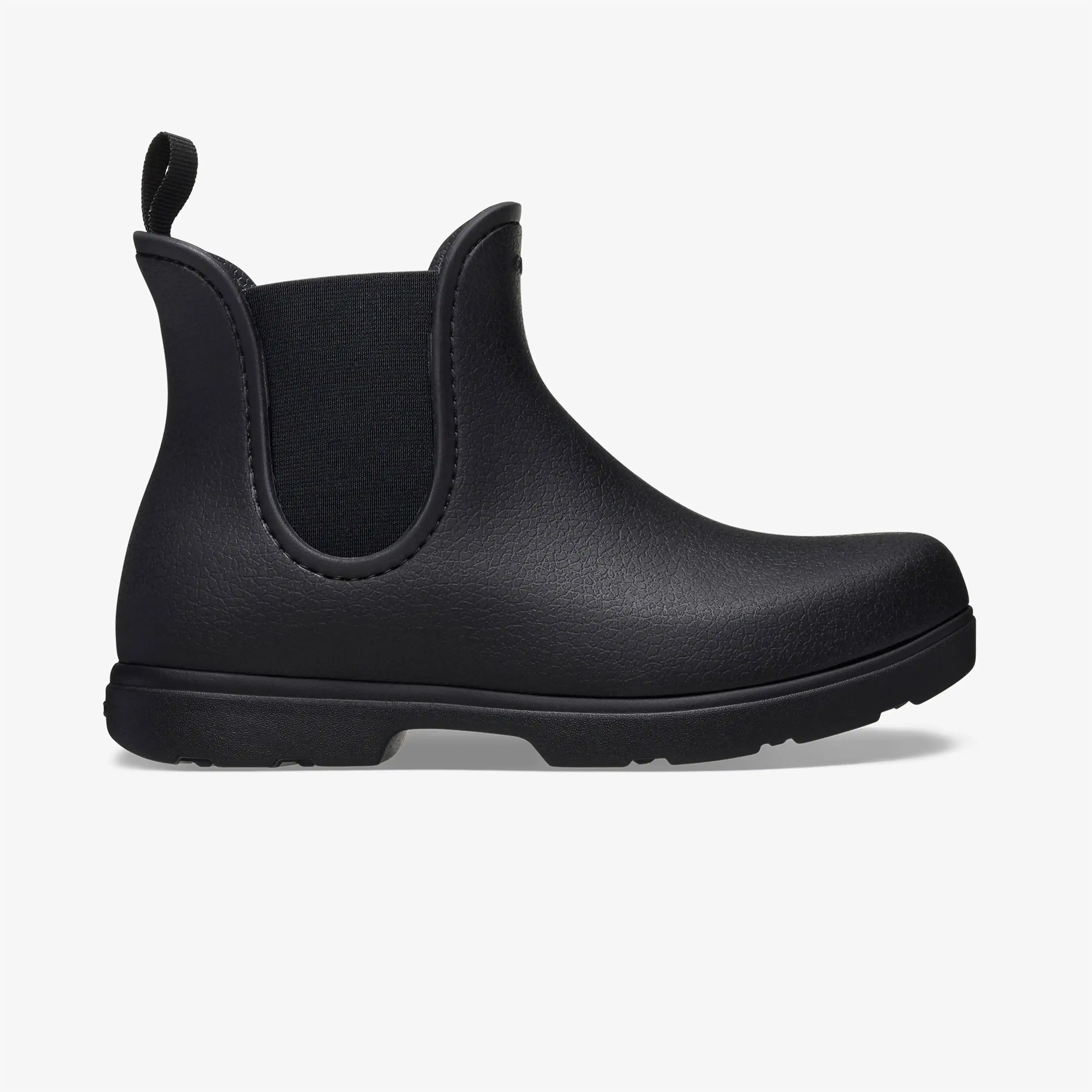 Crocs Kadın Botlar: Konfor ve Şıklığı Bir Arada Sunan Moda Parçası