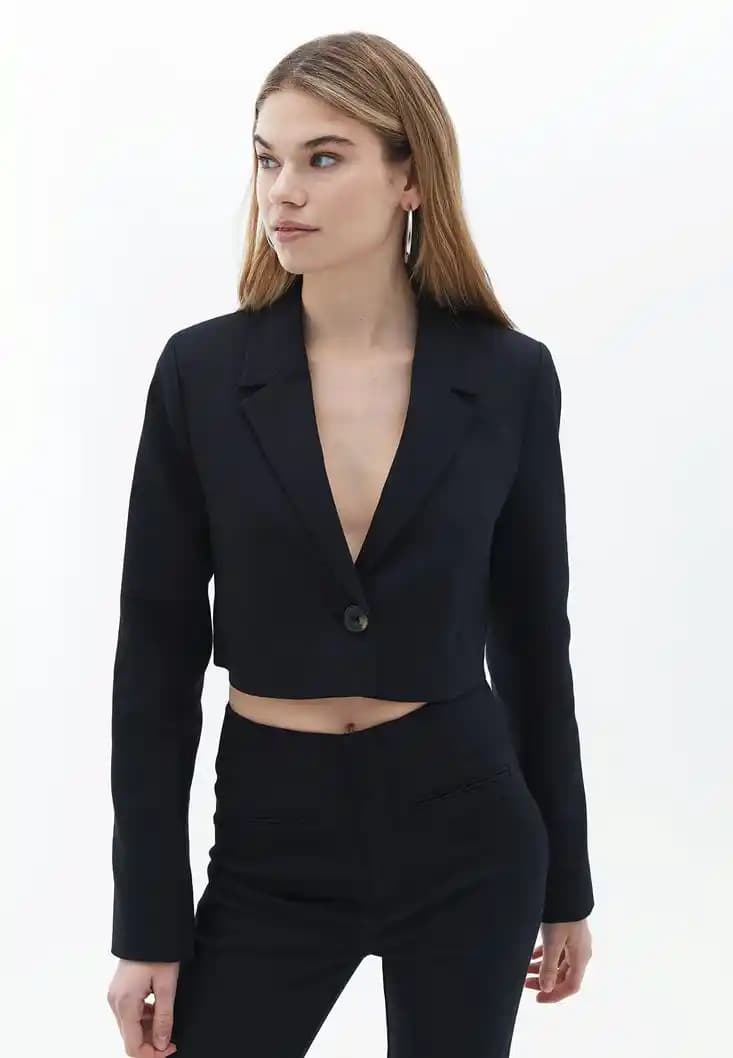 Crop blazer ceket kombinasyonları ve moda trendleri hakkında kapsamlı rehber