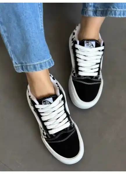 Dama Desenli Ayakkabılar: Moda Dünyasında Şıklık ve Fark Yaratmanın Yolları