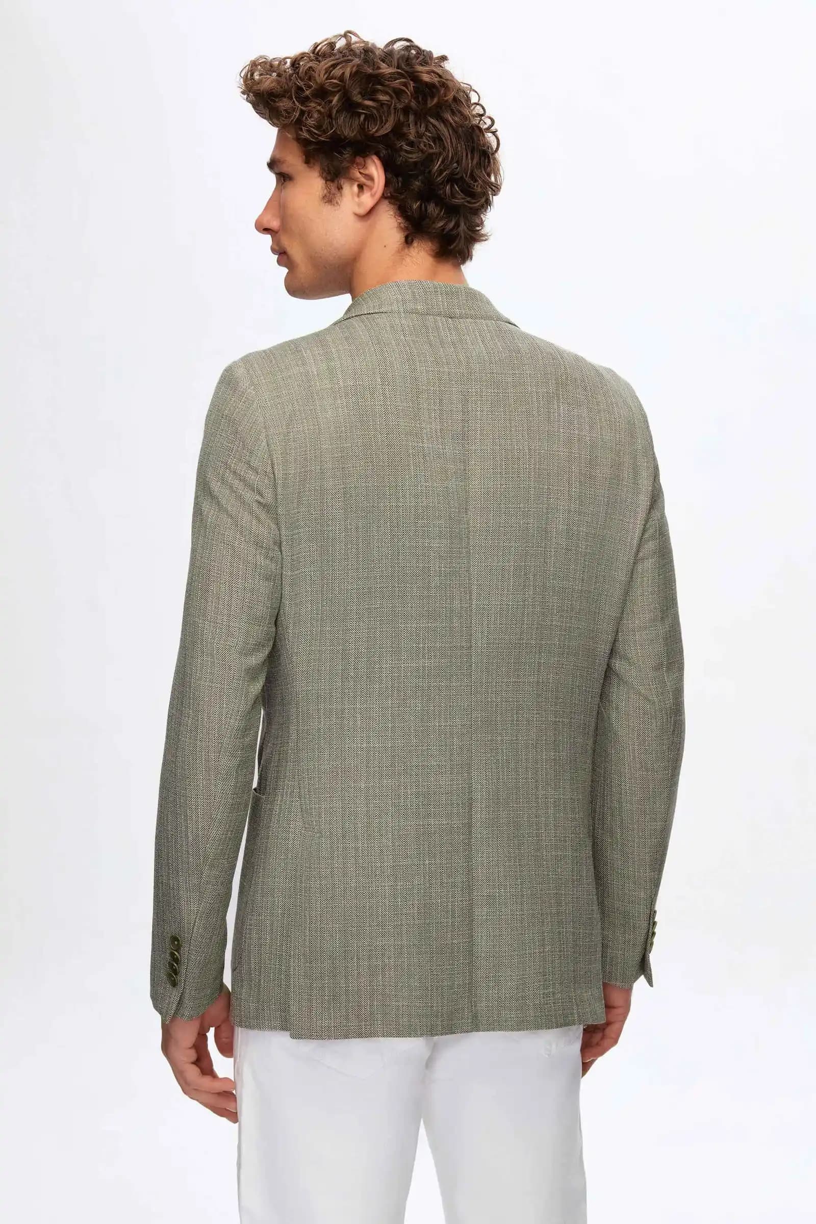 Damat Spor Ceketleri: Günlük ve Düğün Şıklığını Yansıtan Modern Tasarımlar