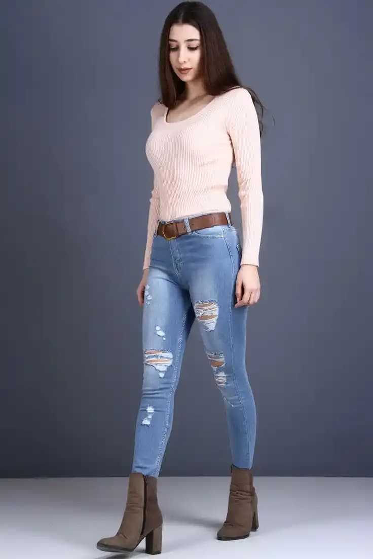 Dar Pantolon Kombinleri: Günlük ve Özel Günler İçin Stil Rehberi