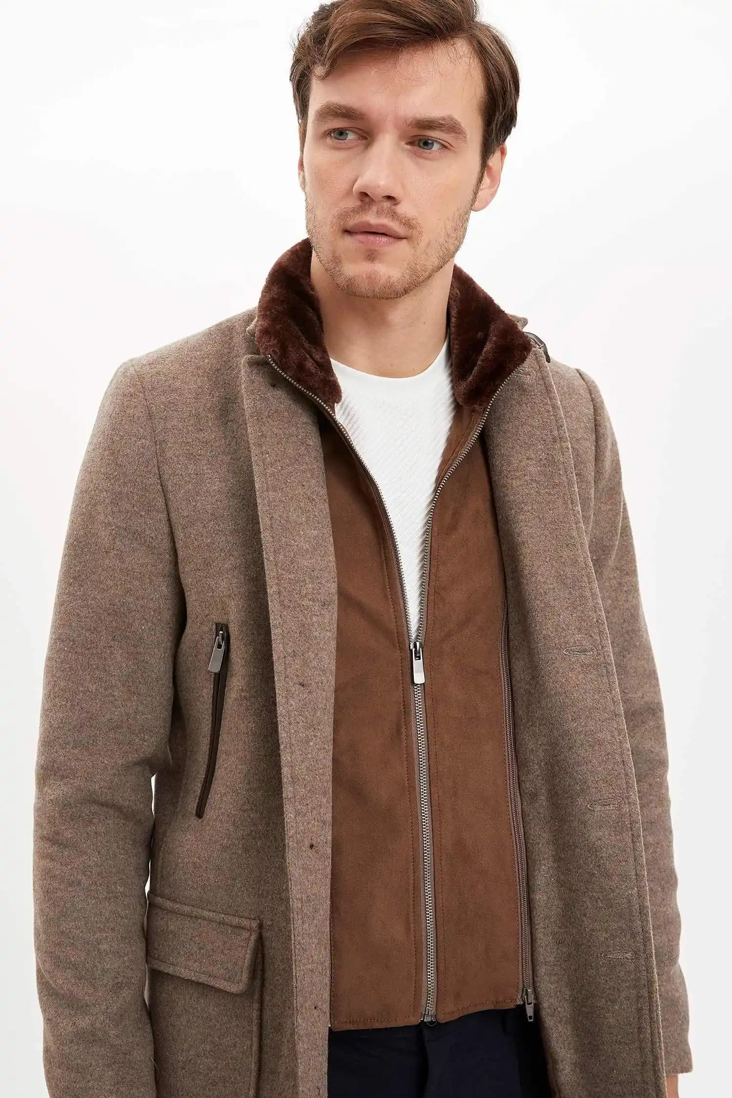 DeFacto Erkek Kaşe Koleksiyonu ile Şıklık ve Fonksiyonellik Bir Arada