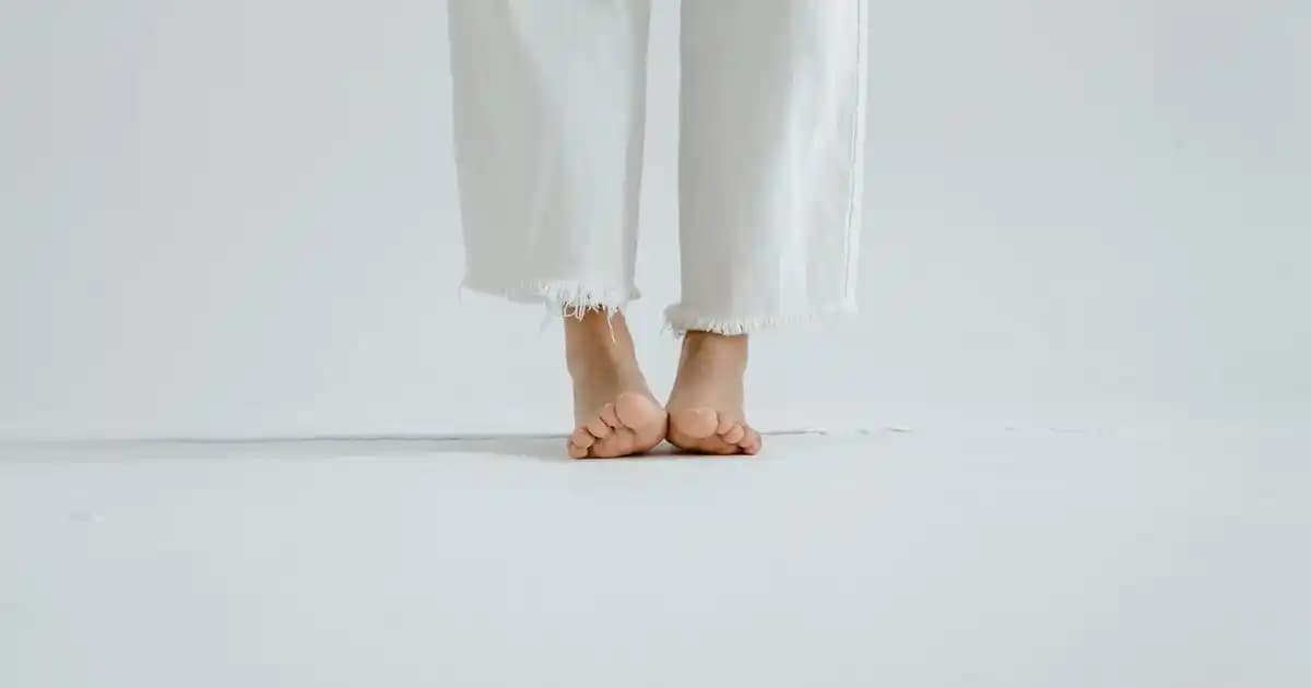 Deri Kösele Ayakkabılar: Dayanıklılık ve Şıklığın Zamansız Seçeneği