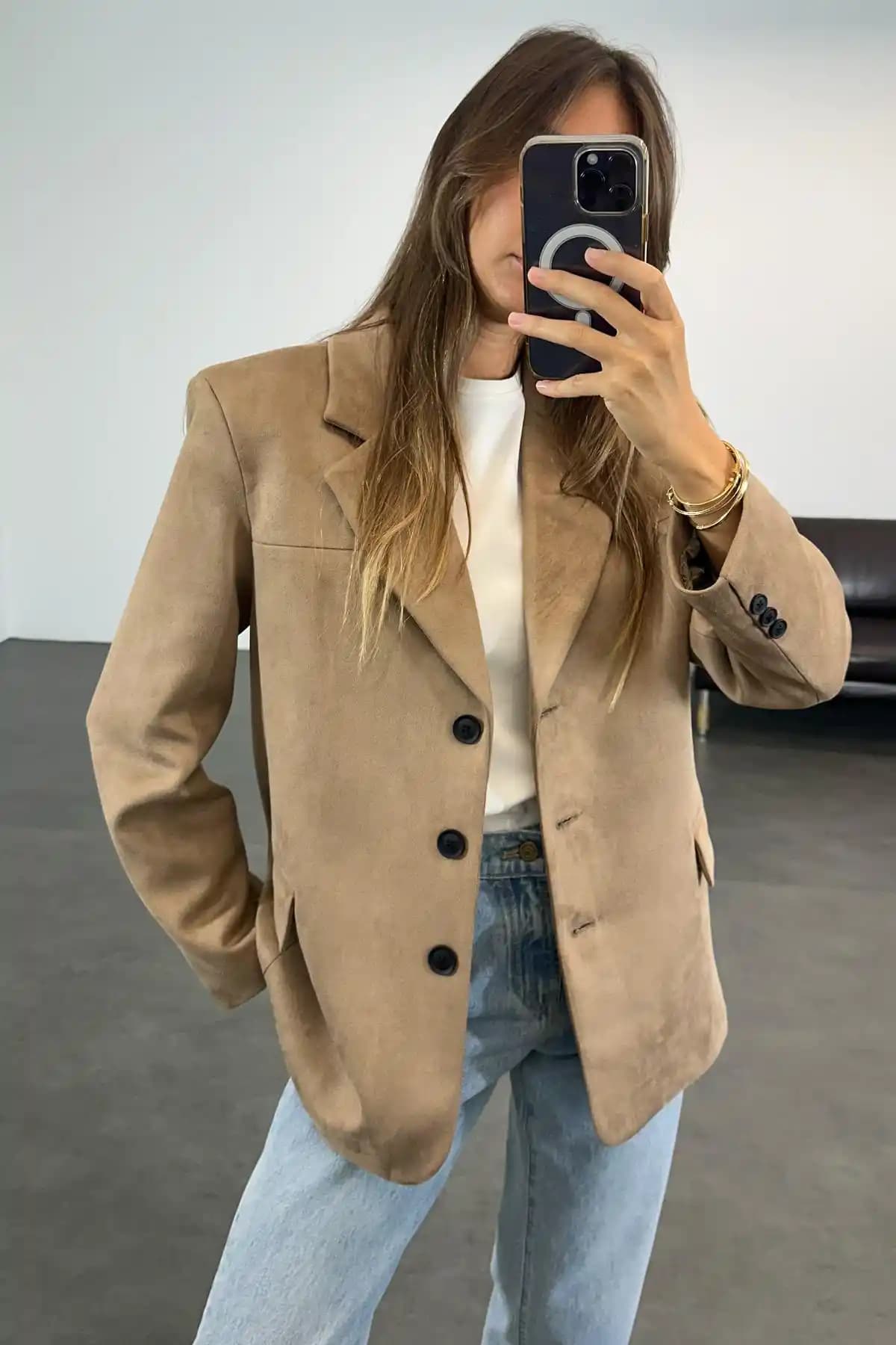 Deve Tüyü Ceketler: Doğal ve Şık Moda Trendleri 2024 Yılında Yenilikçi Seçenekler