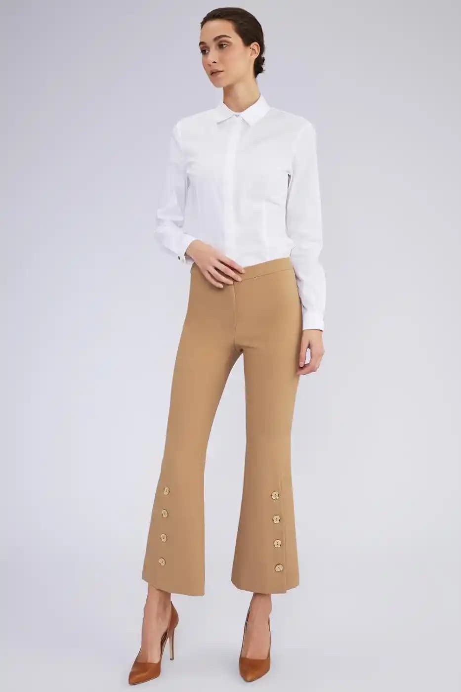 Deve Tüyü Pantolonları: Modern Gardıropların Rahat ve Şık Parçası