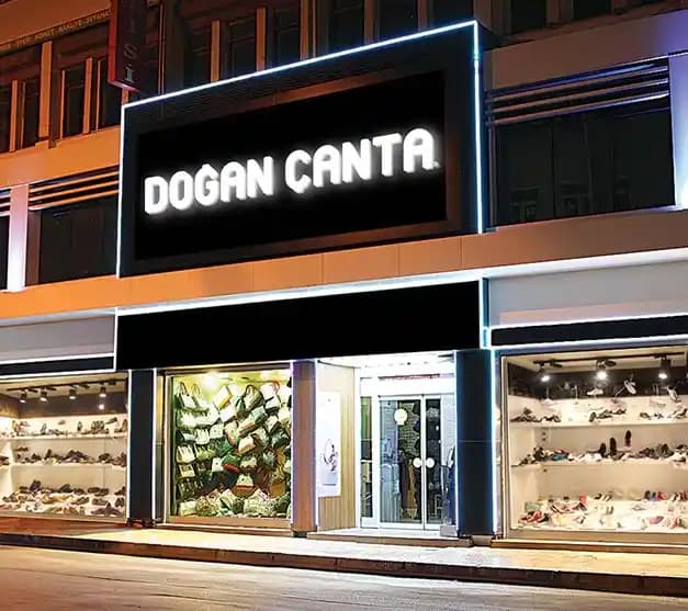 Doğan Çanta Botlar: Moda ve İşlevselliğin Birleştiği Şık Ayakkabı Seçenekleri