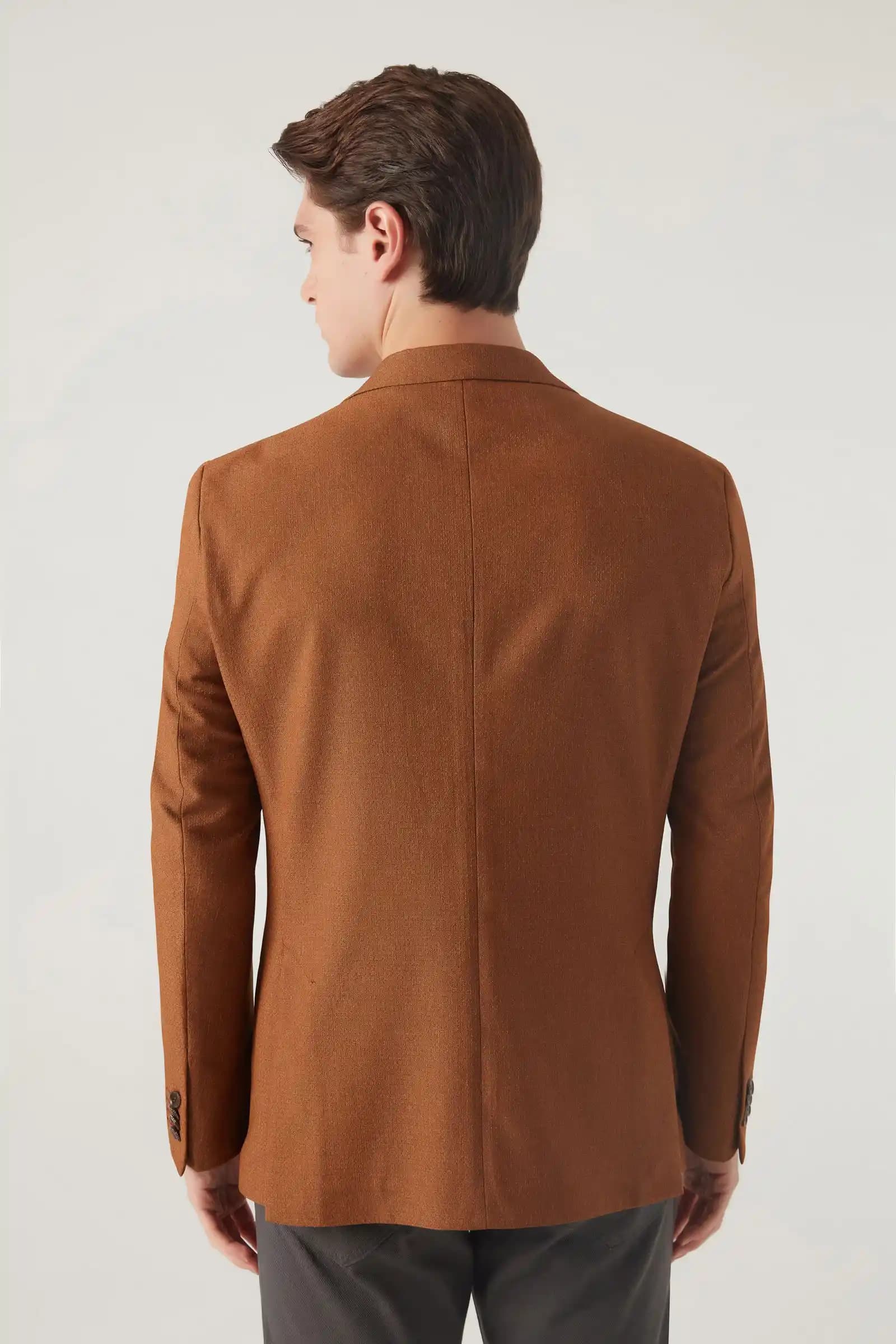 DS Damat Deri Ceketleri: Modern Tasarım ve Kaliteli Malzeme ile Stil Sahibi Olmanın Yolu