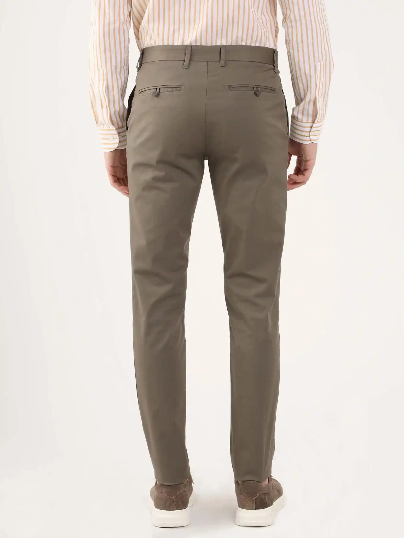 Dufy Pantolon: Rahatlık ve Şıklığın Modern Moda Trendlerindeki Yeri ve Kombinasyon İpuçları