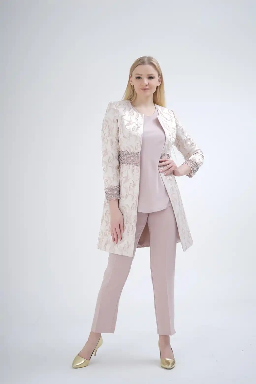 Düğün ve Nikah İçin Bayan Takım Elbise Alternatifleri ve Moda Trendleri