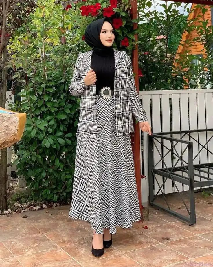 Elbise Takımları: Moda Dünyasında Şıklık ve Fonksiyonelliğin Güncel Trendleri