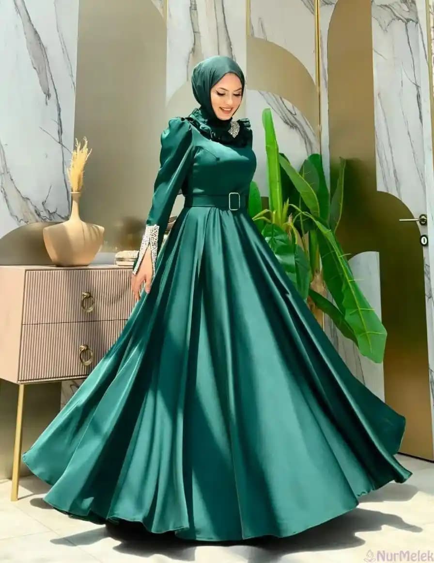 Elbise Üstü Yelek Modelleri: Güncel Trendler ve Kombinasyon Önerileri