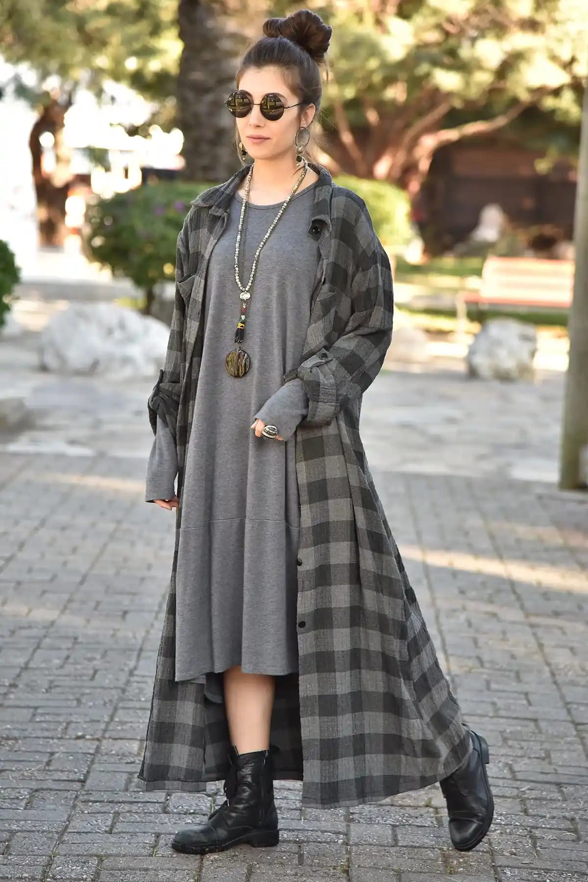 Elbise ve Kazak Kombinasyonu: Moda Tutkunları İçin Stil ve Trend Rehberi