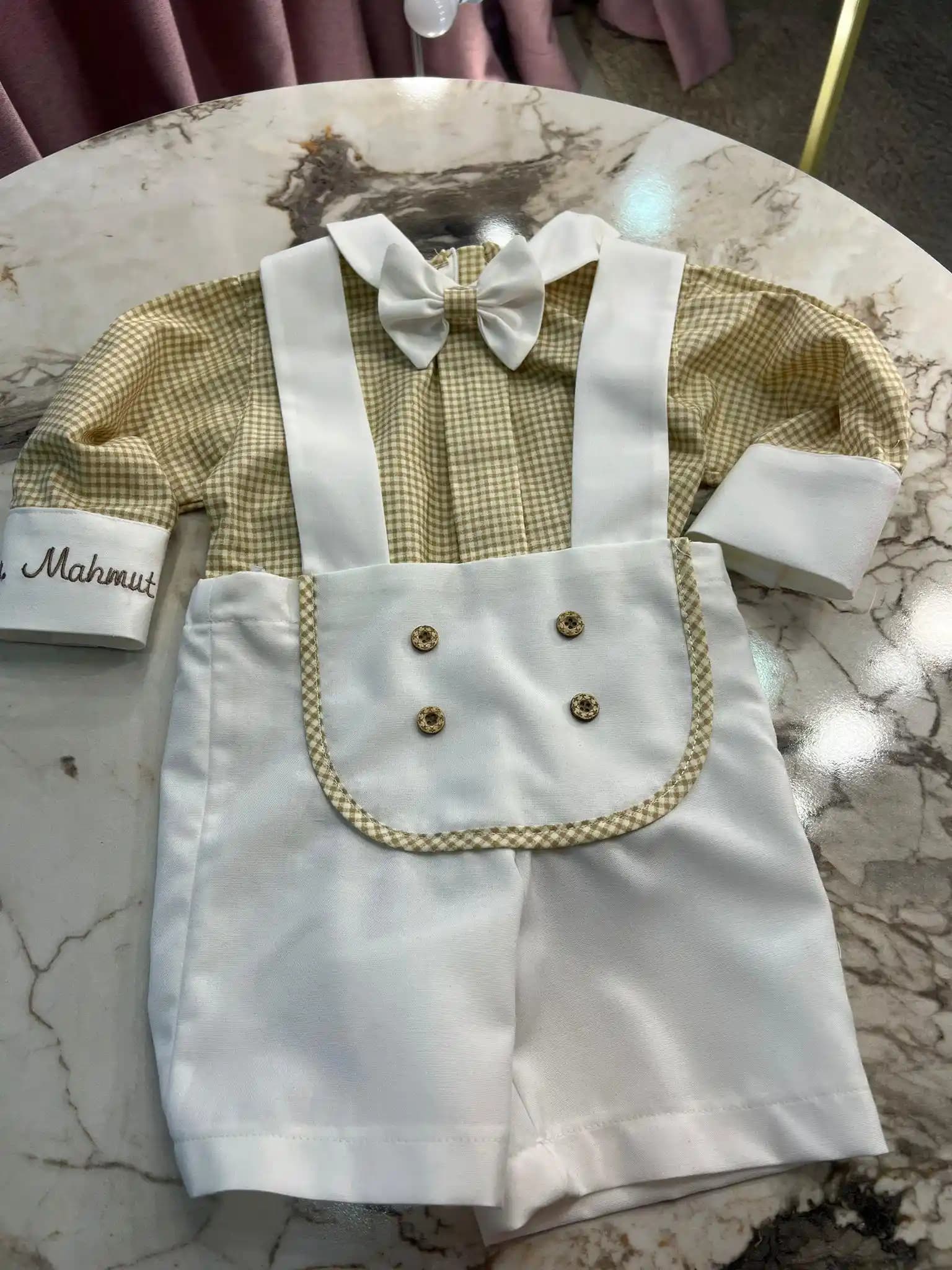 Erkek Bebek Kostümleri: Moda ve Konforu Bir Arada Sunan Seçenekler