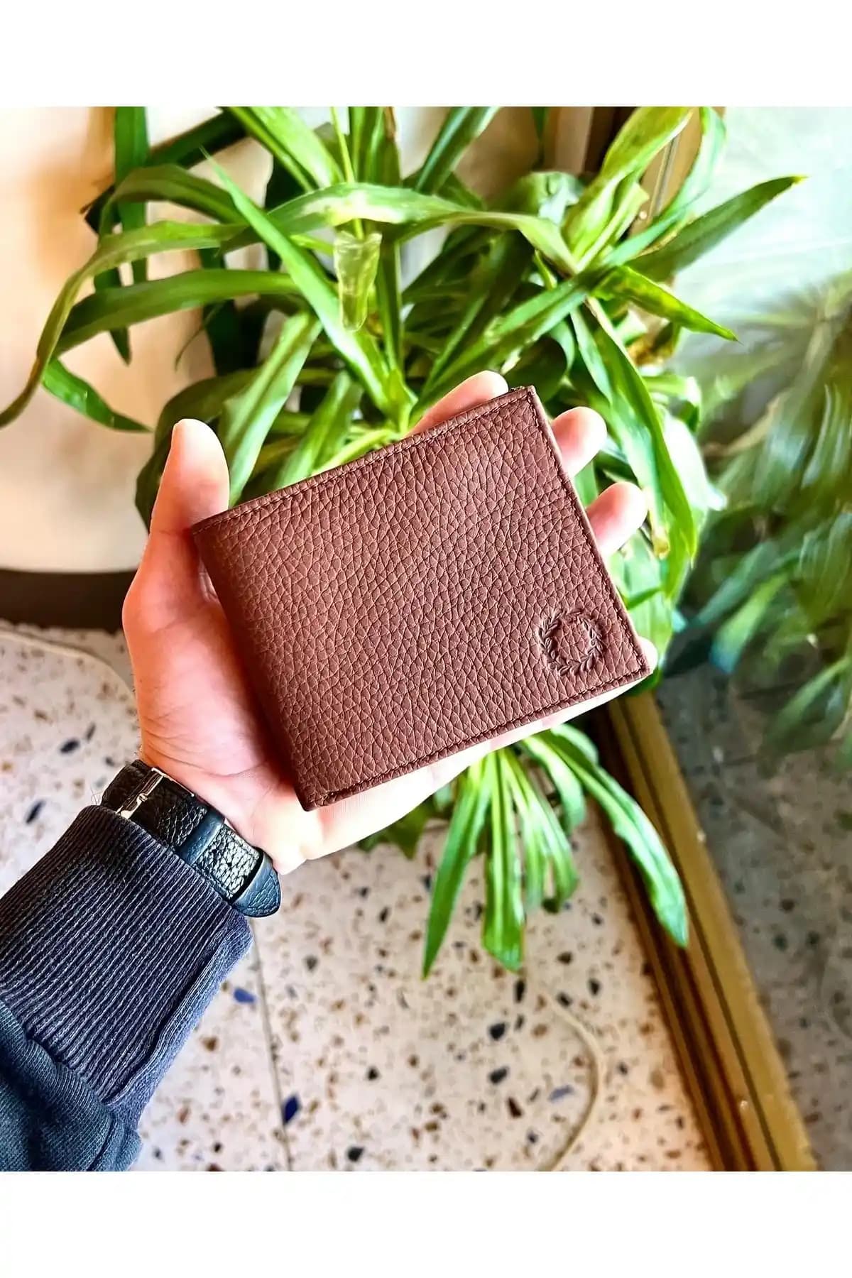 Erkek Bozuk Para Bölmeli Cüzdanları: Şıklık ve Fonksiyonellik İçin En İyi Modeller