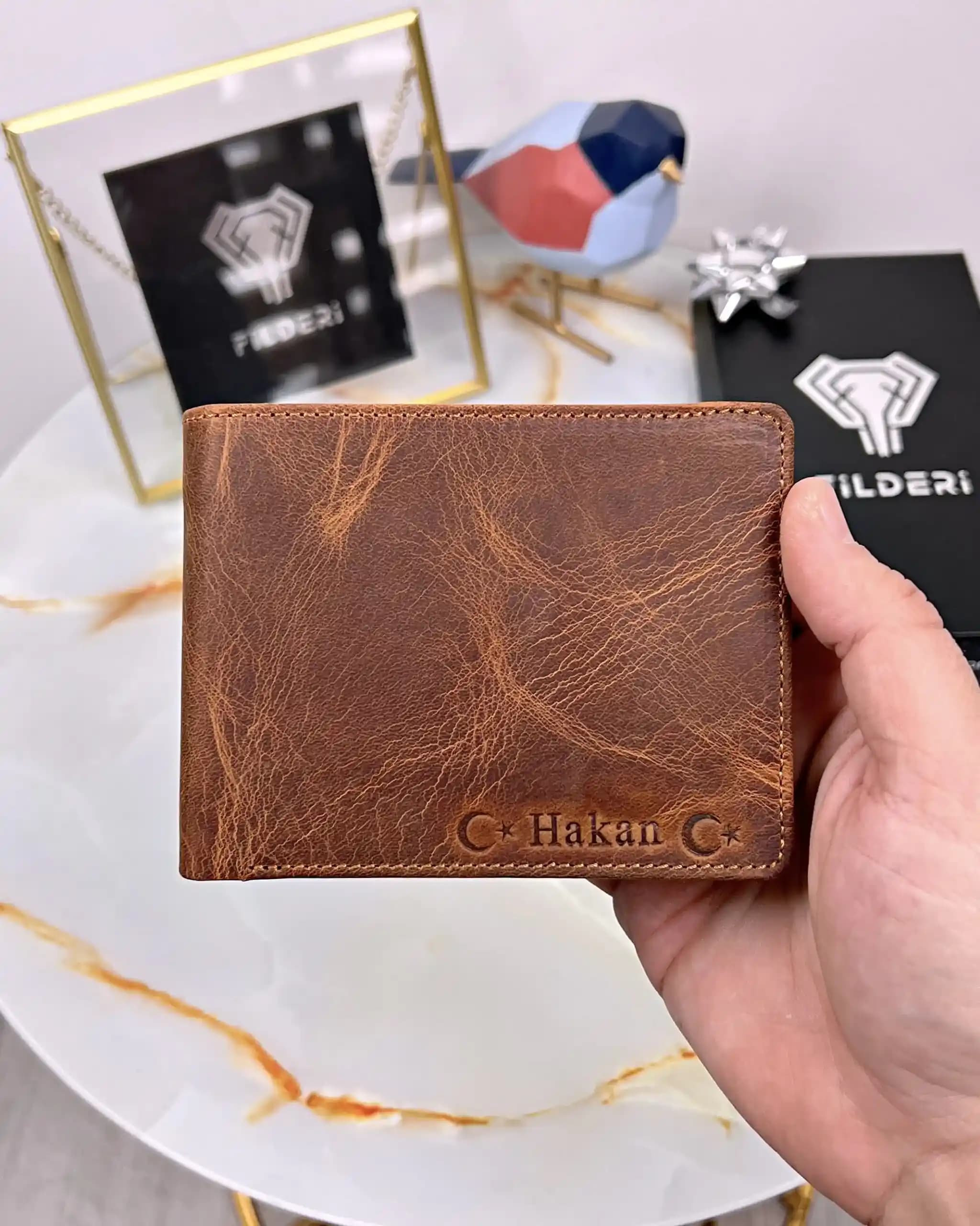 Erkek Cüzdanları Moda ve İşlevselliğin Güncel Trendleriyle Şıklık Yaratır