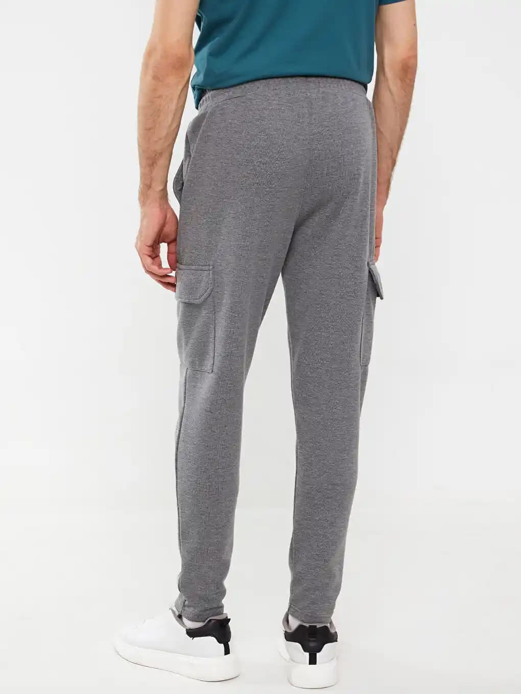 Erkek Kargo Eşofman Altları: Güncel Moda ve Konforun Mükemmel Buluşması