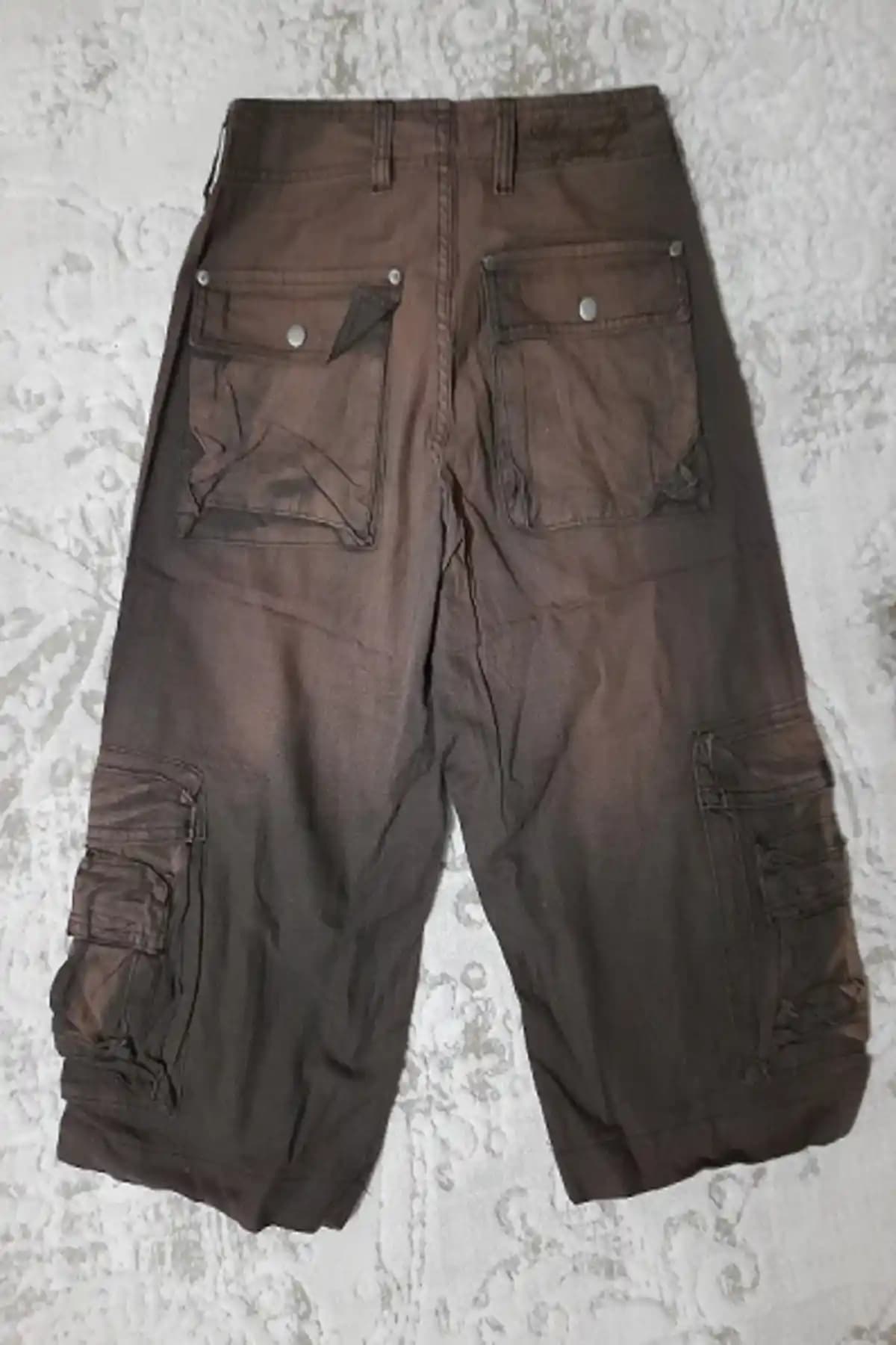 Erkek Moda Trendleri: Abercrombie Kargo Şortlarıyla Rahat ve Şık Kombinasyonlar