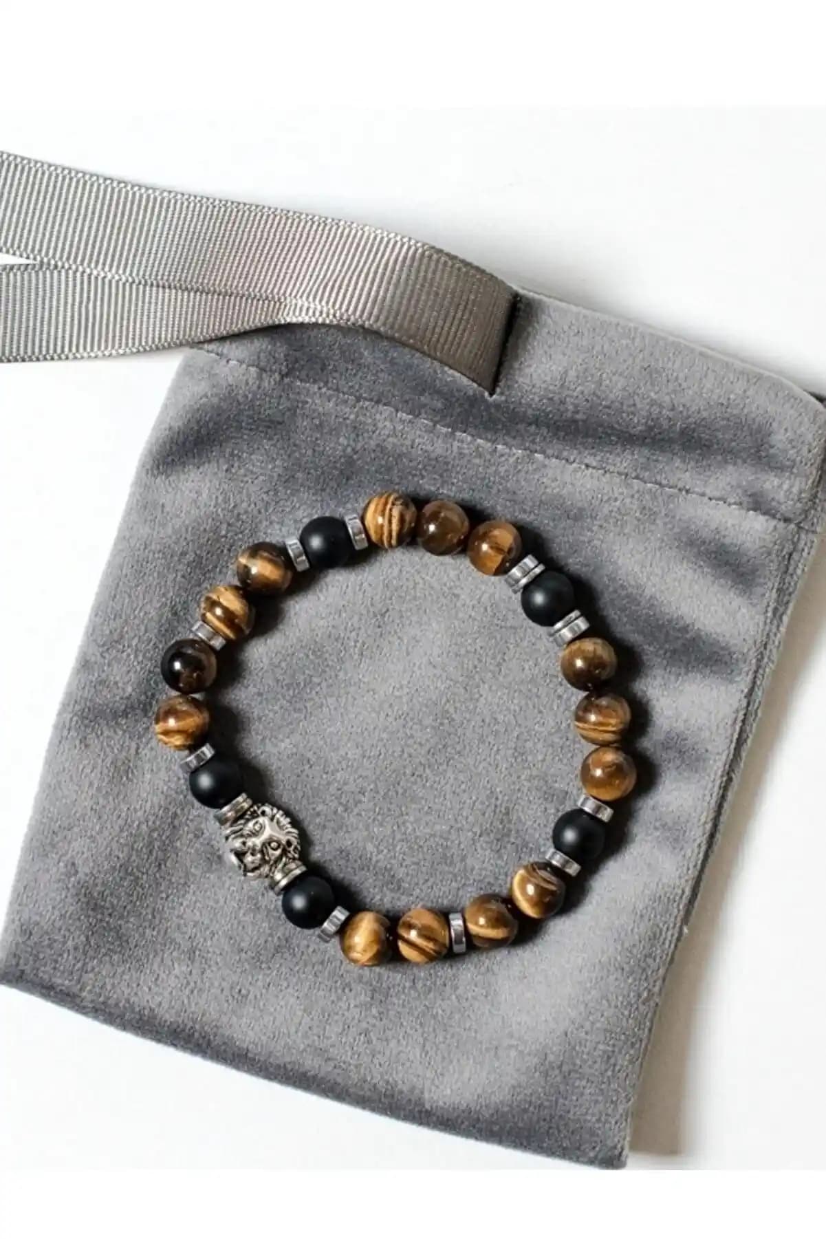 Erkek Modasında Aksesuarların Gücü: Şıklık ve Tarzı Yansıtan Seçenekler