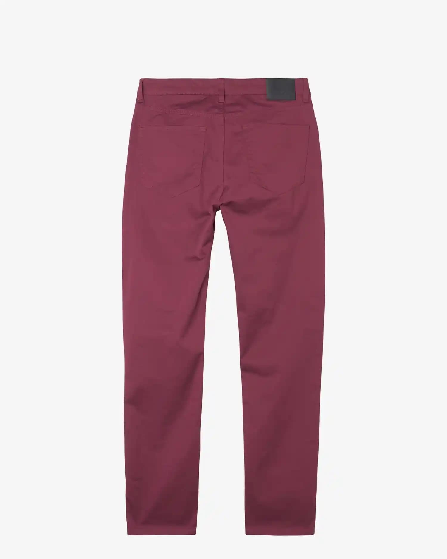 Erkek Modasında Bordo Pantolon Kullanımı ve Stil İpuçları 2023