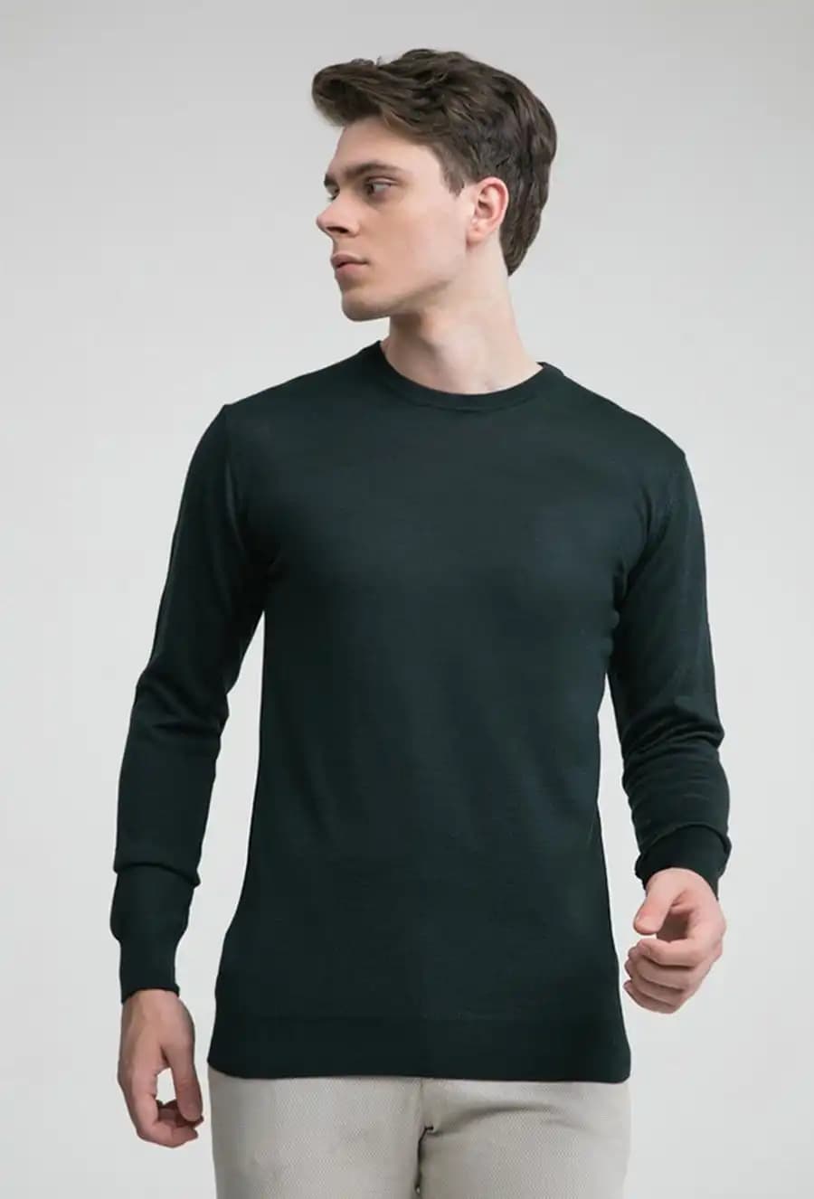 Erkek Modasında Damat Kazakları: Şıklık ve Rahatlık Sunan Kış Giyim Seçenekleri