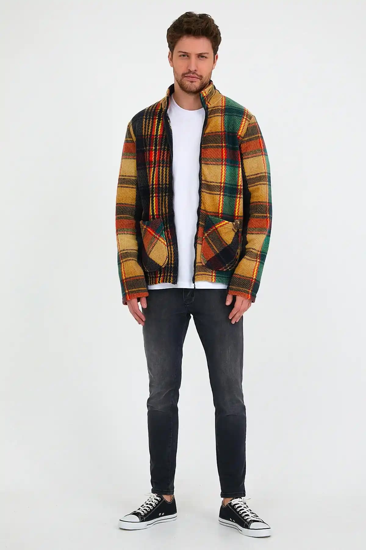 Erkek Modasında Desenli Ceketler: Güncel Trendler ve Stil Önerileri