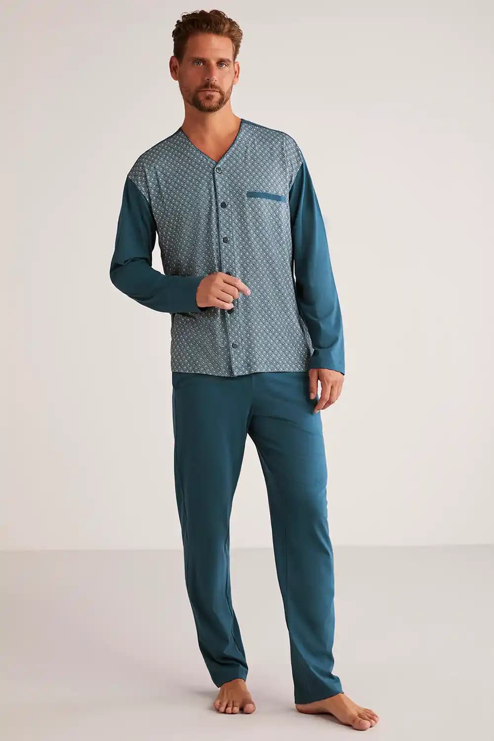 Erkek Pijama Takımlarında Düğme Detaylarının Moda ve Konfor Üzerindeki Etkisi