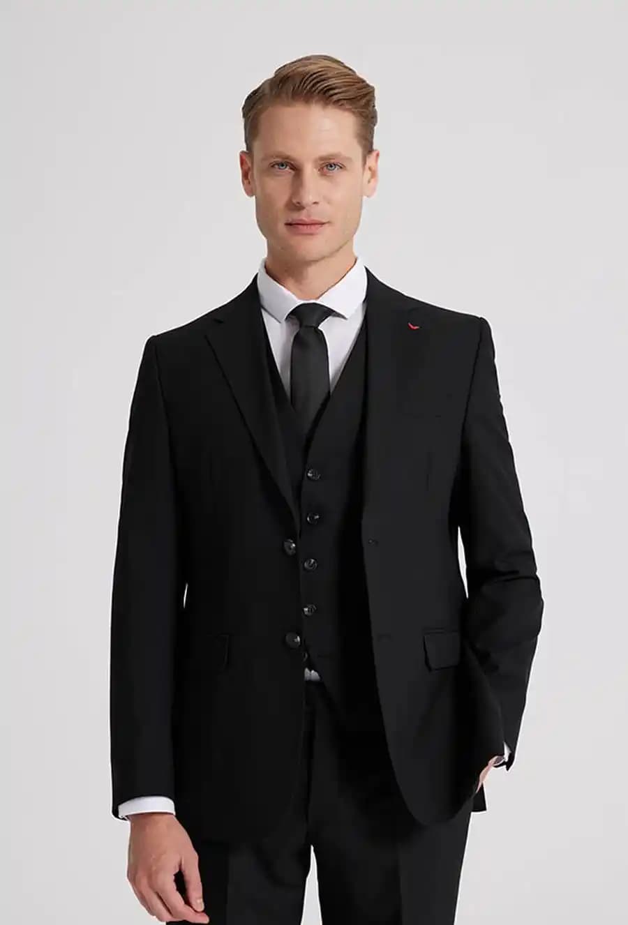 Erkek Takım Elbise Seçiminde DS Damat'ın Modern ve Şık Koleksiyonları