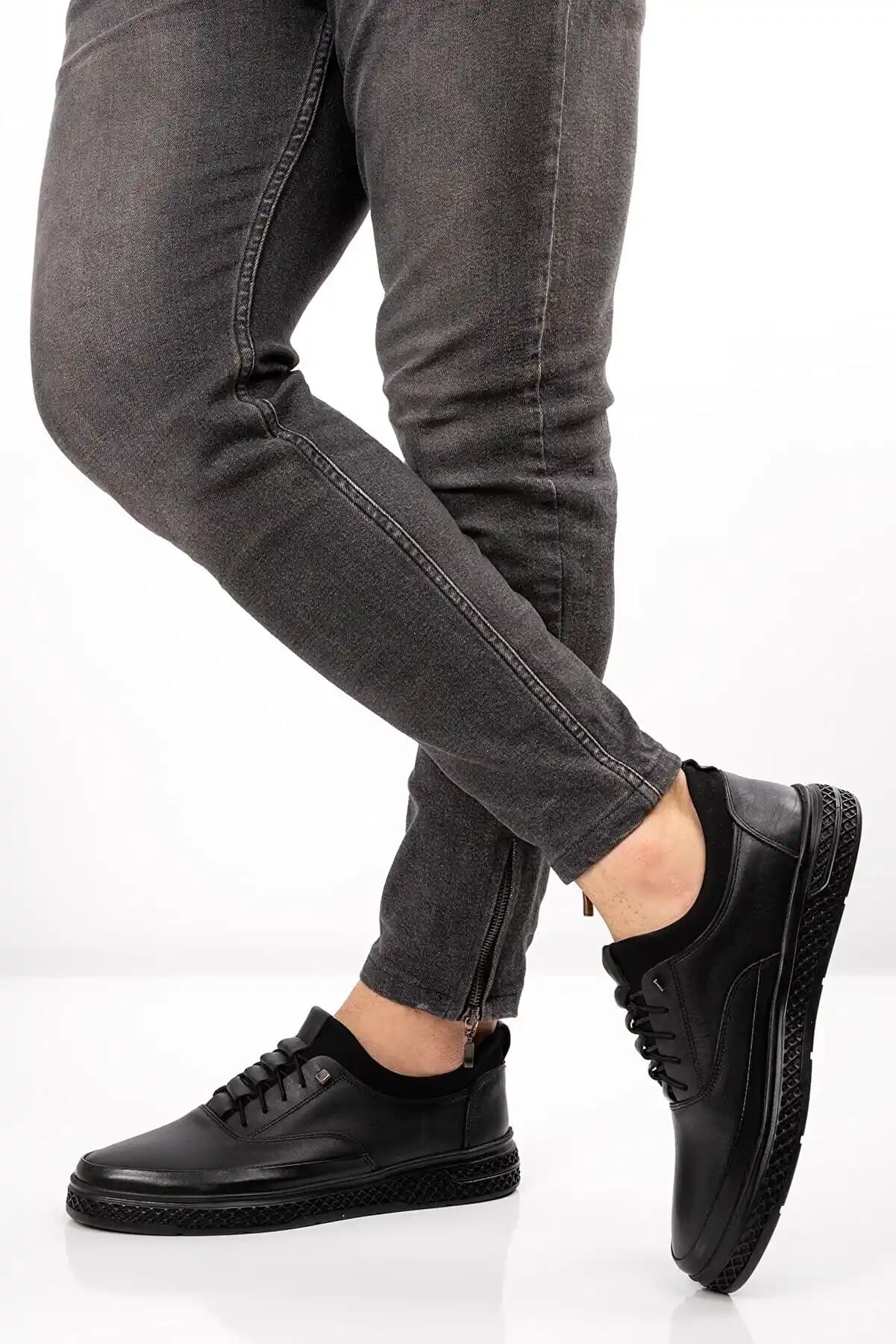 Erkek Taraklı Ayaklar İçin Uygun Ayakkabı Seçimi ve Sağlık İpuçları