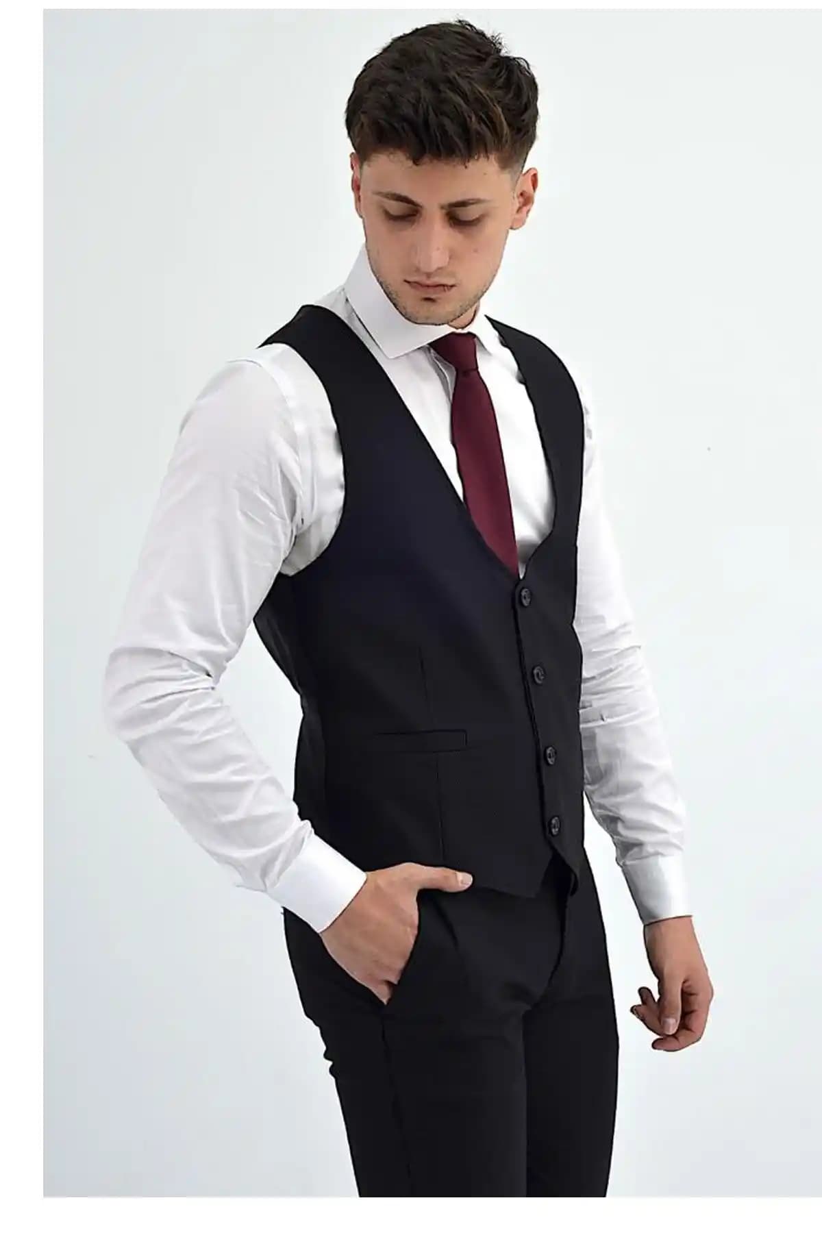 Erkek Yelek ve Pantolon Takımları: Güncel Moda ve Stil Rehberi