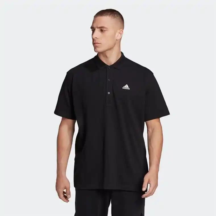 Erkekler İçin Adidas Polo Tişörtler: Şıklık ve Rahatlığın Modern Buluşması