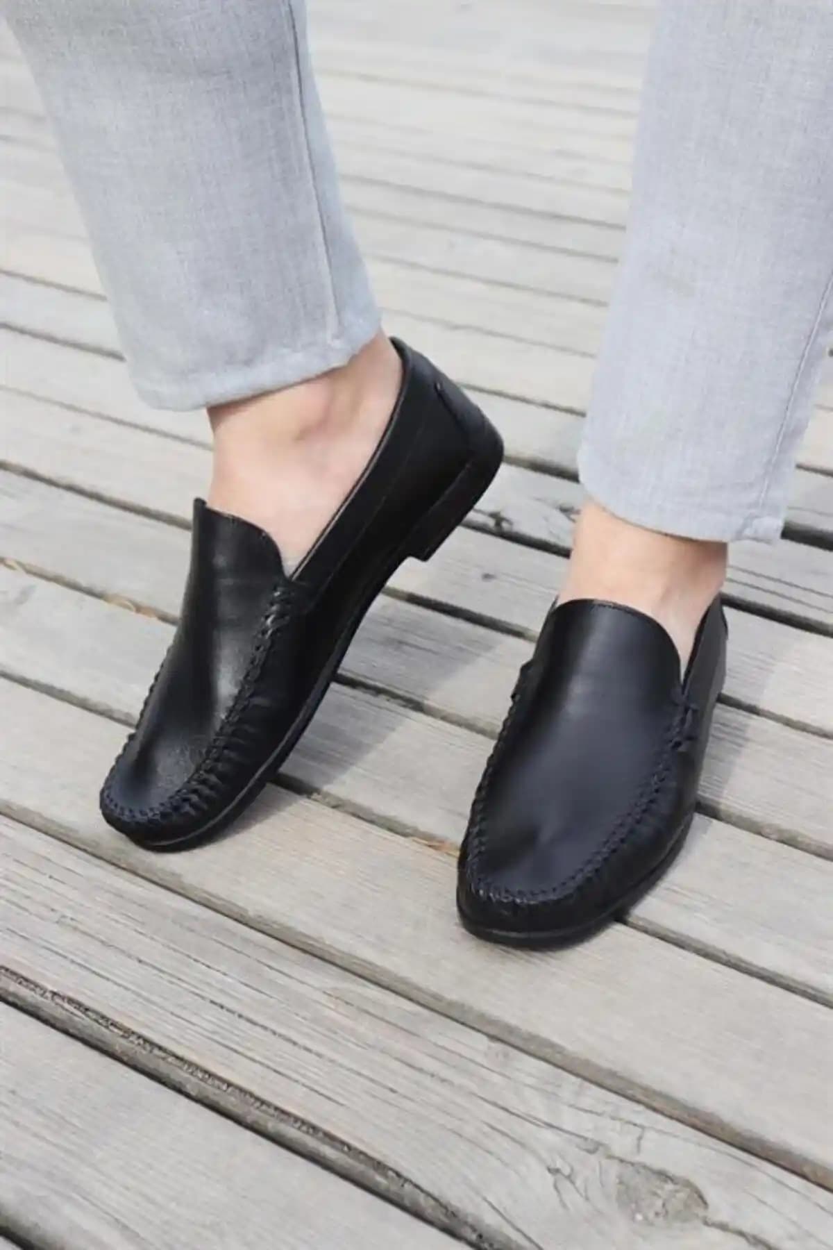 Erkekler İçin Babet Ayakkabılar Moda ve Konforun Güncel Trendleri