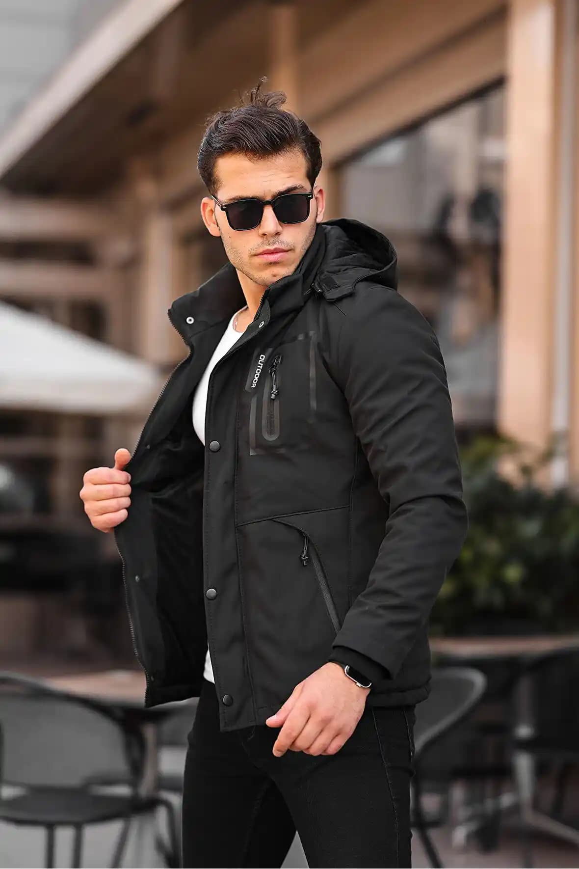 Erkekler İçin Dağcı Montları: Moda ve Fonksiyonelliğin Birlikte Sunulduğu Trendler